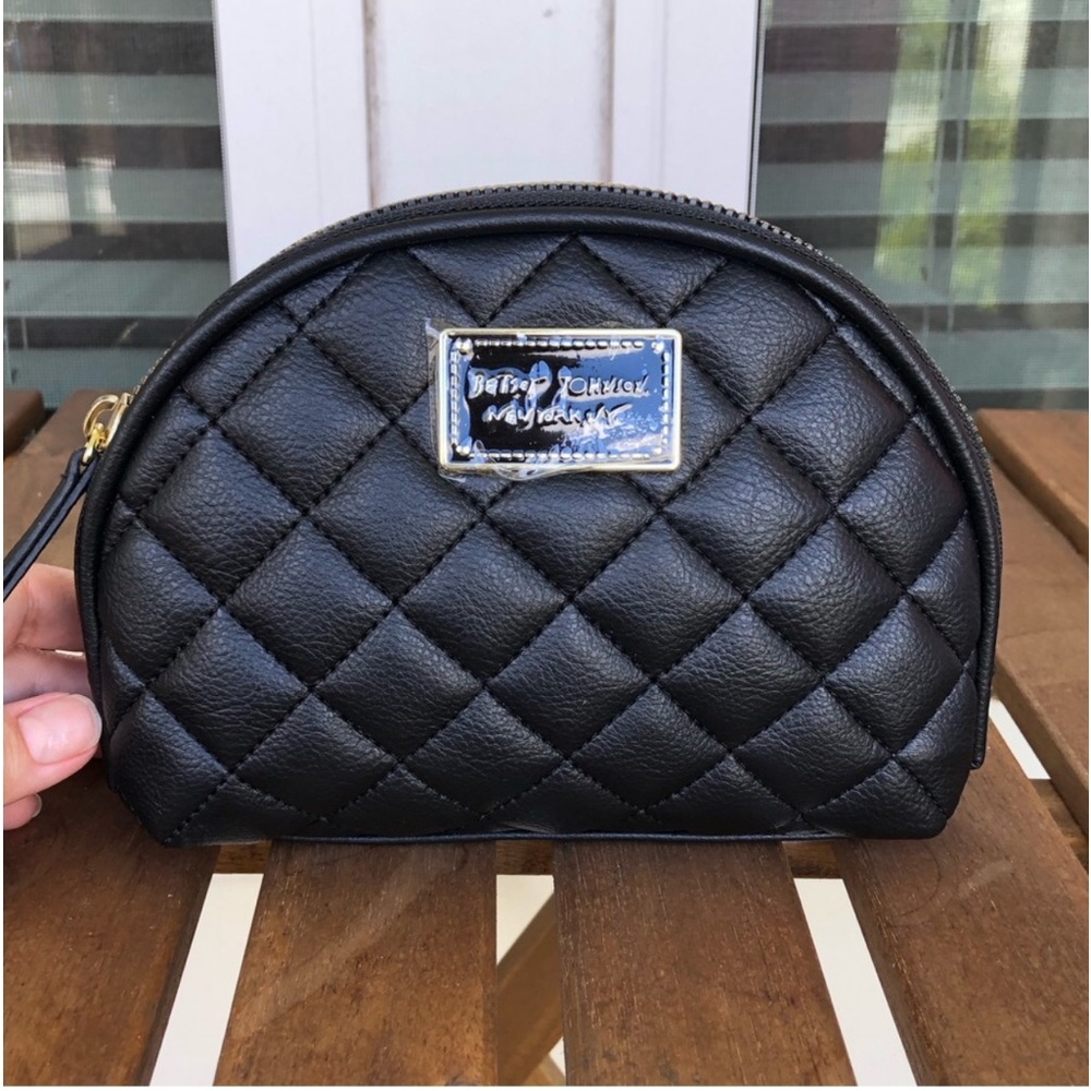 BETSEY JOHNSON Quilted makeup bag